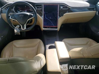 Zdjęcie 8 z 12 samochodu: 2015 TESLA MODEL S 85D VIN:5YJSA1H29FF091944 - miniatura