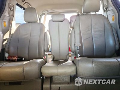 Zdjęcie 10 z 13 samochodu: 2014 TOYOTA SIENNA XLE 8-PASSENGER VIN:5TDYK3DC0ES454627 - miniatura