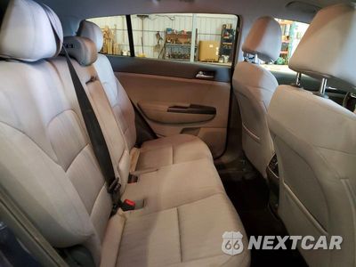 Zdjęcie 11 z 13 samochodu: 2017 KIA SPORTAGE LX VIN:KNDPMCAC6H7230500 - miniatura