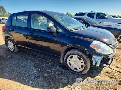 Czwarte zdjęcie samochodu z boku: 2011 NISSAN VERSA 1.8 S VIN:3N1BC1CP3BL437644 - miniatura