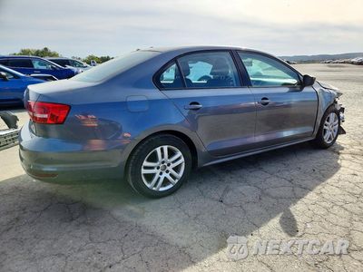 Trzecie zdjęcie samochodu z tyłu: 2015 VOLKSWAGEN JETTA BASE VIN:3VW2K7AJ3FM233733 - miniatura