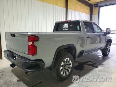 Trzecie zdjęcie samochodu z tyłu: 2026 CHEVROLET SILVERADO K2500 CUSTOM VIN:2GC4KME79T1124253 - miniatura