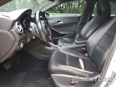 Zdjęcie 7 z 12 samochodu: 2014 MERCEDES-BENZ CLA 250 VIN:WDDSJ4EBXEN068703 - miniatura
