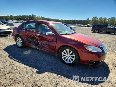 Czwarte zdjęcie samochodu z boku: 2013 CHRYSLER 200 LIMITED VIN:1C3CCBCGXDN568262 - miniatura