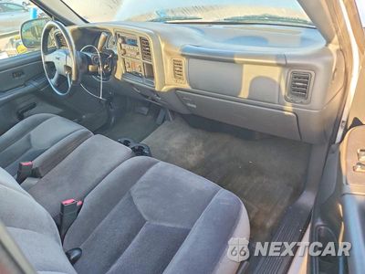 Zdjęcie 8 z 13 samochodu: 2005 GMC NEW SIERRA C1500 VIN:1GTEC14V75Z170559 - miniatura
