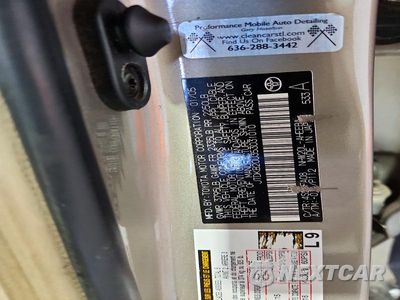 Zdjęcie 12 z 12 samochodu: 2005 TOYOTA PRIUS BASE VIN:JTDKB20U353031010 - miniatura