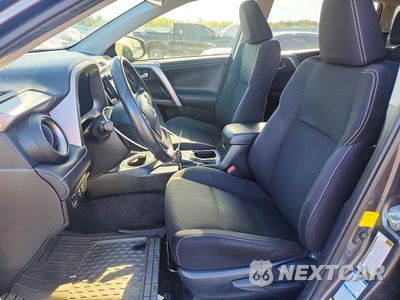 Zdjęcie 7 z 13 samochodu: 2017 TOYOTA RAV4 XLE VIN:JTMRFREV6HJ108353 - miniatura