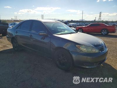 Czwarte zdjęcie samochodu z boku: 2005 TOYOTA CAMRY LE V6 VIN:4T1BF32K35U088478 - miniatura