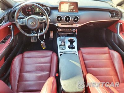 Zdjęcie 8 z 12 samochodu: 2019 KIA STINGER GT2 VIN:KNAE55LC2K6052673 - miniatura