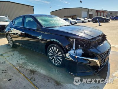 Czwarte zdjęcie samochodu z boku: 2025 NISSAN ALTIMA SV VIN:1N4BL4DV4SN398919 - miniatura