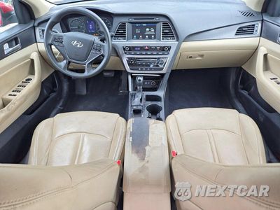 Zdjęcie 8 z 12 samochodu: 2017 HYUNDAI SONATA SPORT VIN:5NPE34AF1HH445028 - miniatura