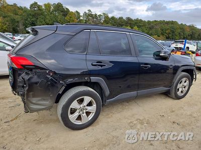 Trzecie zdjęcie samochodu z tyłu: 2019 TOYOTA RAV4 XLE VIN:JTMP1RFV0KD016343 - miniatura