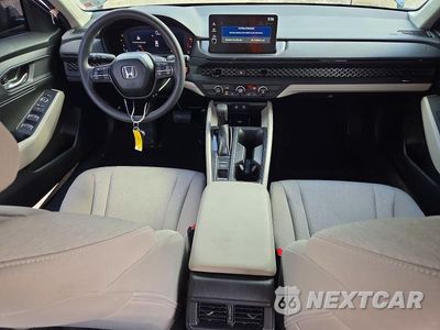 Zdjęcie 8 z 12 samochodu: 2026 HONDA ACCORD LX VIN:1HGCY1F28TA044770 - miniatura