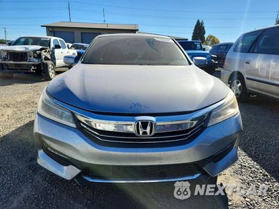 Piąte zdjęcie samochodu w środku: 2017 HONDA ACCORD TOURING VIN:1HGCR3F98HA010745 - miniatura