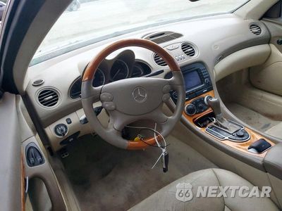 Zdjęcie 8 z 13 samochodu: 2005 MERCEDES-BENZ SL 600 VIN:WDBSK76F25F087071 - miniatura