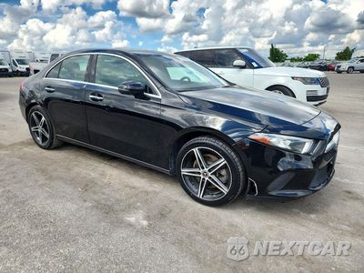 Czwarte zdjęcie samochodu z boku: 2019 MERCEDES-BENZ A 220 4MATIC VIN:WDD3G4FB5KW018458 - miniatura