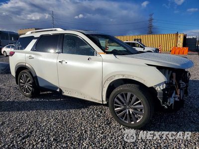 Czwarte zdjęcie samochodu z boku: 2022 NISSAN PATHFINDER SL VIN:5N1DR3CB8NC272190 - miniatura