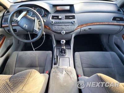 Zdjęcie 8 z 12 samochodu: 2011 HONDA ACCORD EX VIN:1HGCP2E77BA012106 - miniatura
