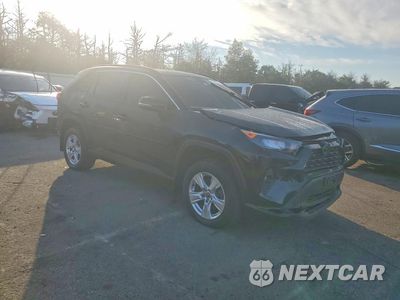 Czwarte zdjęcie samochodu z boku: 2021 TOYOTA RAV4 XLE VIN:2T3P1RFV6MC180588 - miniatura