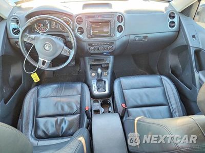 Zdjęcie 8 z 13 samochodu: 2017 VOLKSWAGEN TIGUAN SPORT VIN:WVGUV7AX4HK030914 - miniatura