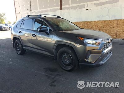 Czwarte zdjęcie samochodu z boku: 2019 TOYOTA RAV4 LE VIN:JTMF1RFV3KJ012235 - miniatura