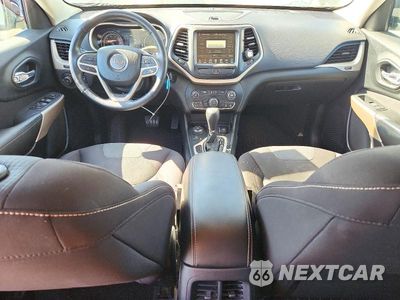 Zdjęcie 8 z 13 samochodu: 2017 JEEP CHEROKEE LATITUDE VIN:1C4PJMCS4HW599249 - miniatura