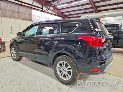 Drugie zdjęcie samochodu z przodu: 2019 FORD ESCAPE SE VIN:1FMCU9GD6KUB41760 - miniatura