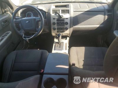 Zdjęcie 8 z 13 samochodu: 2010 FORD ESCAPE VIN:1FMCU0D78AKA43236 - miniatura