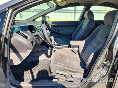 Zdjęcie 7 z 12 samochodu: 2006 HONDA CIVIC LX VIN:1HGFA16586L062822 - miniatura