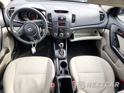 Zdjęcie 8 z 12 samochodu: 2012 KIA FORTE EX VIN:KNAFU4A25C5571817 - miniatura