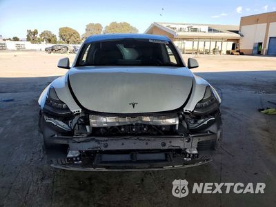Piąte zdjęcie samochodu w środku: 2022 TESLA MODEL Y VIN:7SAYGDEE3NF435892 - miniatura