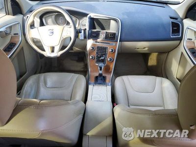 Zdjęcie 8 z 13 samochodu: 2016 VOLVO XC60 T5 PREMIER VIN:YV4612RK9G2804199 - miniatura