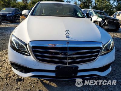 Piąte zdjęcie samochodu w środku: 2017 MERCEDES-BENZ E 300 4MATIC VIN:WDDZF4KB0HA125829 - miniatura