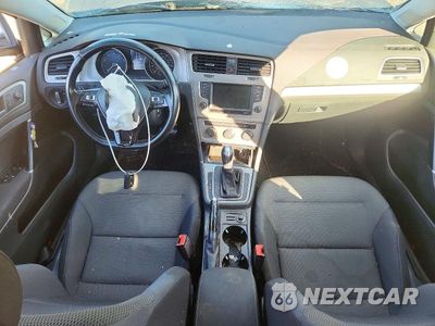 Zdjęcie 8 z 13 samochodu: 2017 VOLKSWAGEN GOLF SPORTWAGEN S VIN:3VW017AU3HM524465 - miniatura