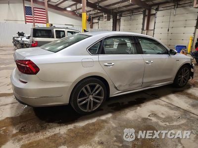 Trzecie zdjęcie samochodu z tyłu: 2017 VOLKSWAGEN PASSAT R-LINE VIN:1VWDT7A3XHC005420 - miniatura