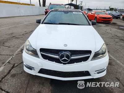 Piąte zdjęcie samochodu w środku: 2013 MERCEDES-BENZ C 250 VIN:WDDGJ4HB0DF955981 - miniatura