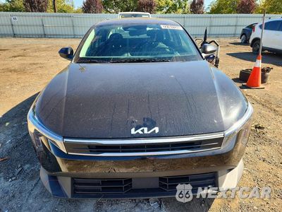 Piąte zdjęcie samochodu w środku: 2025 KIA K4 LXS VIN:3KPFT4DE9SE062764 - miniatura