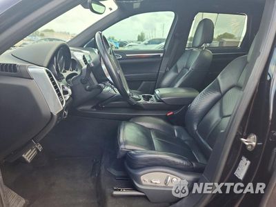 Zdjęcie 7 z 13 samochodu: 2018 PORSCHE CAYENNE S VIN:WP1AB2A29JLA60870 - miniatura