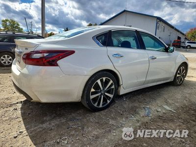 Trzecie zdjęcie samochodu z tyłu: 2017 NISSAN ALTIMA 2.5 SR VIN:1N4AL3AP2HC148238 - miniatura