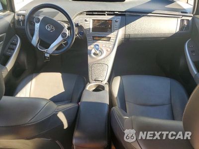 Zdjęcie 8 z 13 samochodu: 2012 TOYOTA PRIUS FOUR VIN:JTDKN3DU3C5383402 - miniatura