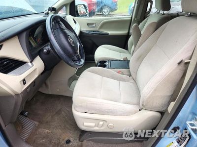 Zdjęcie 7 z 13 samochodu: 2017 TOYOTA SIENNA LE VIN:5TDKZ3DC6HS865651 - miniatura