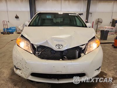 Piąte zdjęcie samochodu w środku: 2016 TOYOTA SIENNA XLE PREMIUM 8-PASSENGER VIN:5TDYK3DC5GS753176 - miniatura