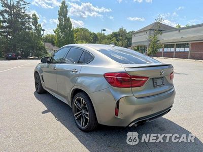 Czwarte zdjęcie samochodu z boku: 2016 BMW X6 M VIN:5YMKW8C59G0R43289 - miniatura