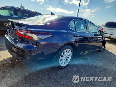 Trzecie zdjęcie samochodu z tyłu: 2022 TOYOTA CAMRY LE VIN:4T1R11AK8NU044043 - miniatura