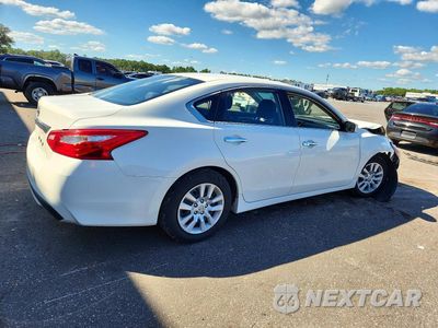 Trzecie zdjęcie samochodu z tyłu: 2017 NISSAN ALTIMA 2.5 S VIN:1N4AL3APXHN337532 - miniatura