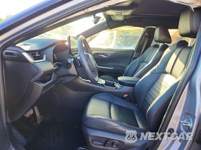 Zdjęcie 7 z 13 samochodu: 2023 TOYOTA RAV4 PRIME XSE VIN:JTMFB3FV1PD163381 - miniatura
