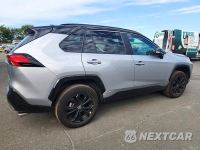 Trzecie zdjęcie samochodu z tyłu: 2025 TOYOTA RAV4 XSE VIN:4T3E6RFVXSU186916 - miniatura