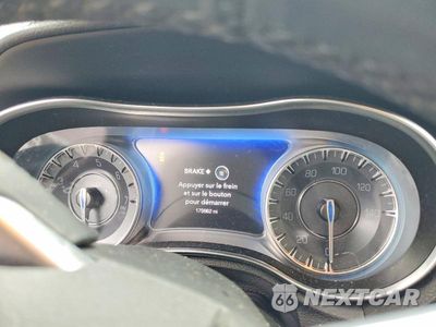 Zdjęcie 9 z 12 samochodu: 2018 CHRYSLER 300 TOURING VIN:2C3CCARG3JH208398 - miniatura