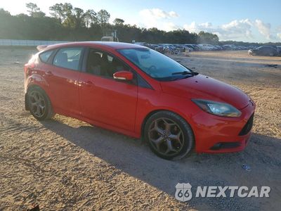 Czwarte zdjęcie samochodu z boku: 2014 FORD FOCUS ST 4D HATCHBAC VIN:1FADP3L9XEL149908 - miniatura