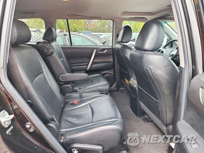Zdjęcie 10 z 12 samochodu: 2013 TOYOTA HIGHLANDER SE VIN:5TDZK3EH0DS133264 - miniatura
